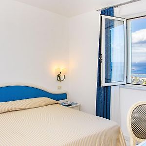 Camera standard con letto king size