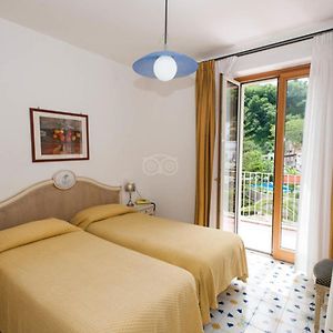 Camera standard con letto king size
